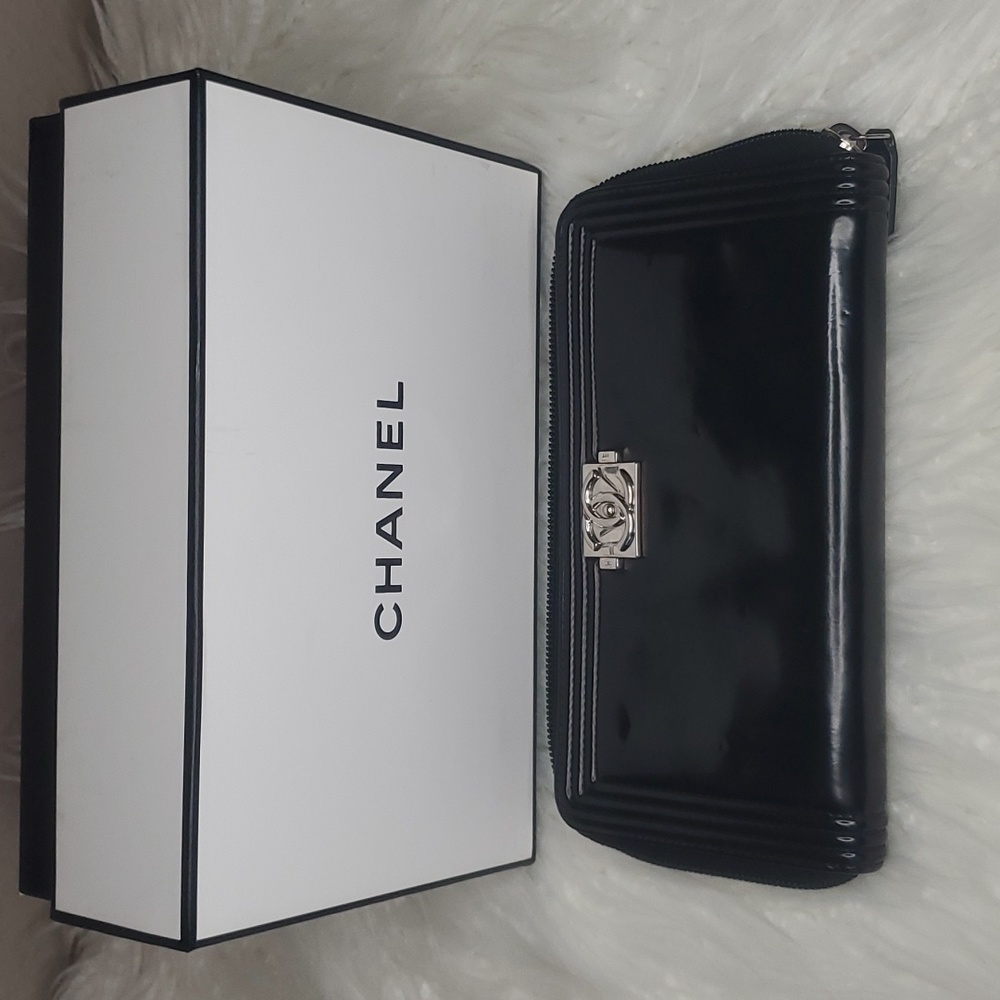 Sold‼️Patent Leather Chanel Zippy Wallet